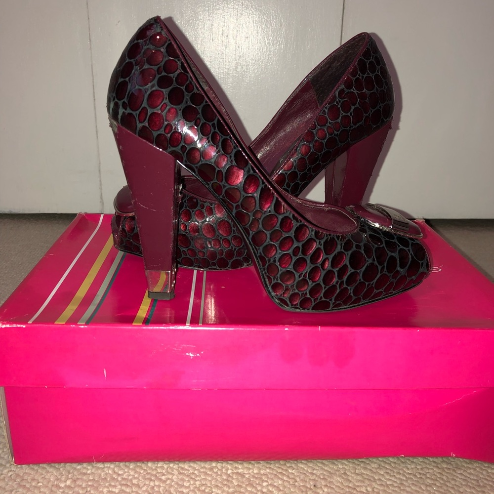 BCBG Cherrywood colored heel!!